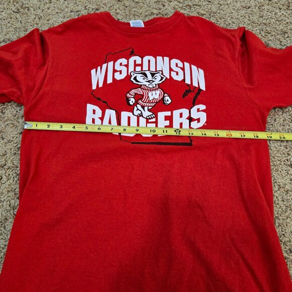 Wisconsin Badgers Red Long Sleeve Shirt Adult Size Medium NWOT - Picture 7 of 8